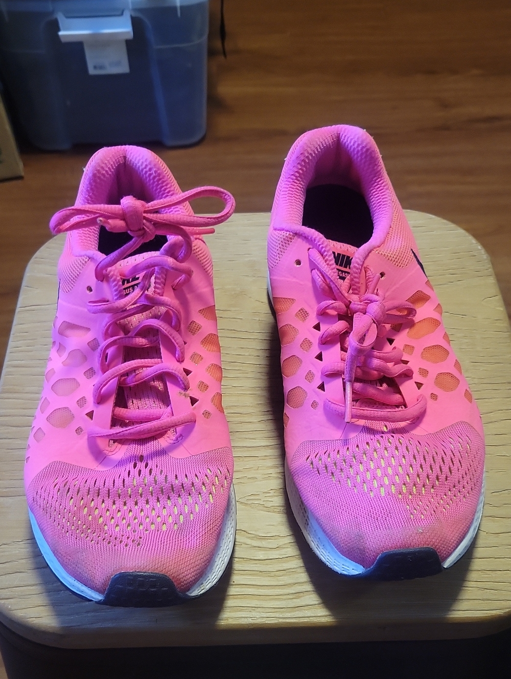 NIKE Women's Hot Pink Athletic Running Shoes